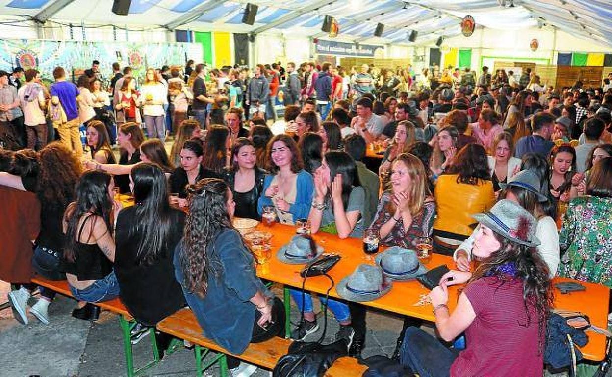 Feria de la cerveza Zarautz Los amantes de la cerveza peregrinan a